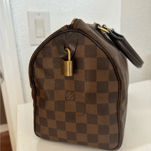 Authentic Louis Vuitton Speedy 25 - Picture 3 of 9